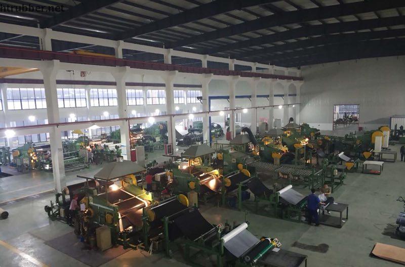 fabriekswerkplaats voor rubberplaten